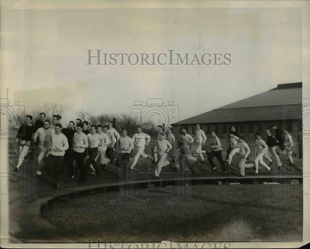 1930 Press Photo Harvard Track Team Practicing In Massachusetts - net20921- Historic Images