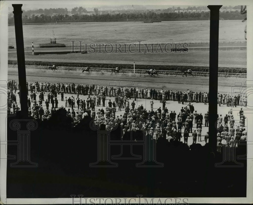 1933 Press Photo Belmnt Park NY Thursday wins vs Eva B, Fingal - net21183- Historic Images