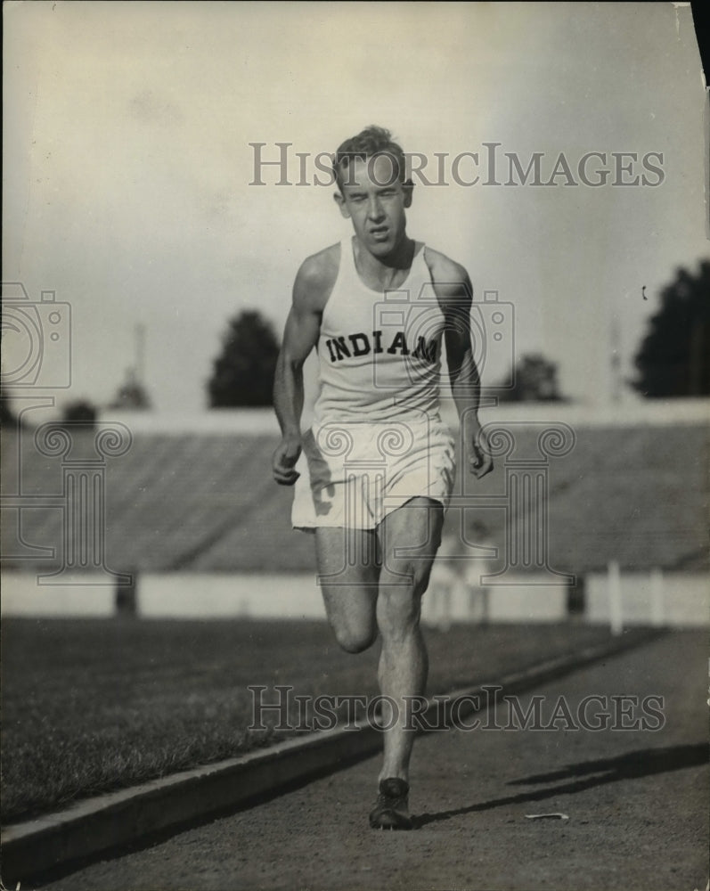 1932 Press Photo Cliff Watson 2 mile runner for Indiana Iniversity - net21456- Historic Images