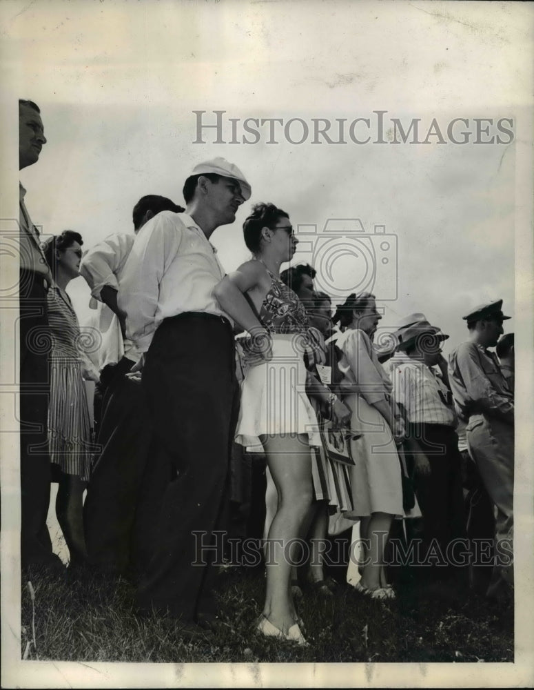 1945 Press Photo Fans at Morath club watch PGA golf in Dayton Ohio - net21481- Historic Images