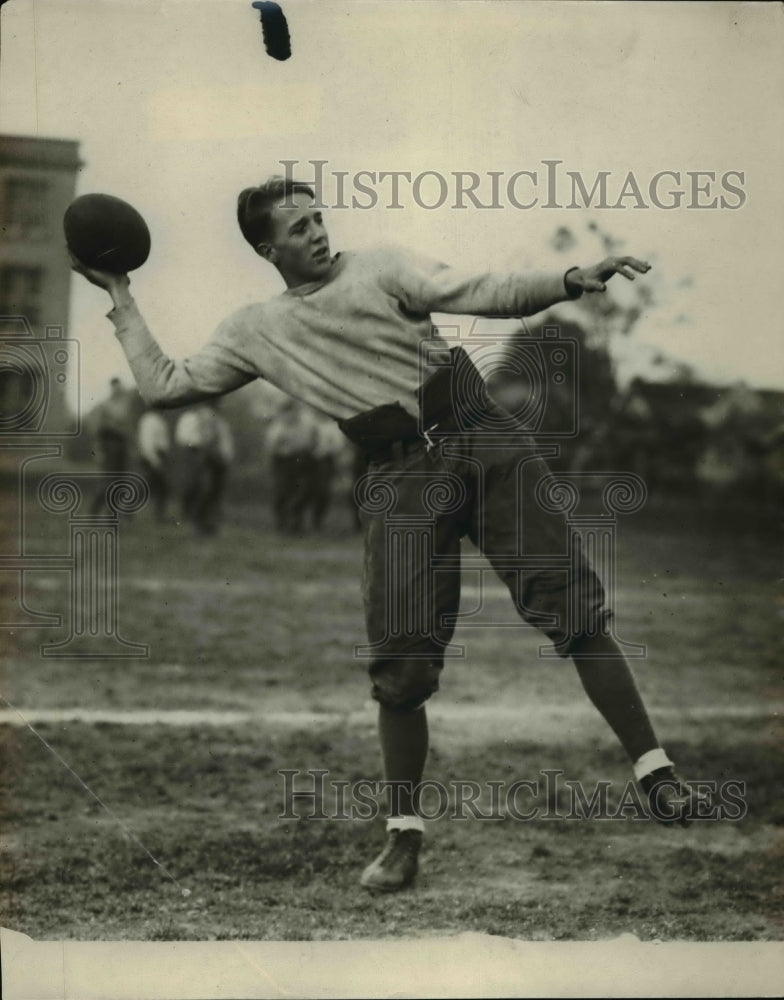 1924 Press Photo Lakewood footbal player Clay Muller at quarterback - net24083- Historic Images