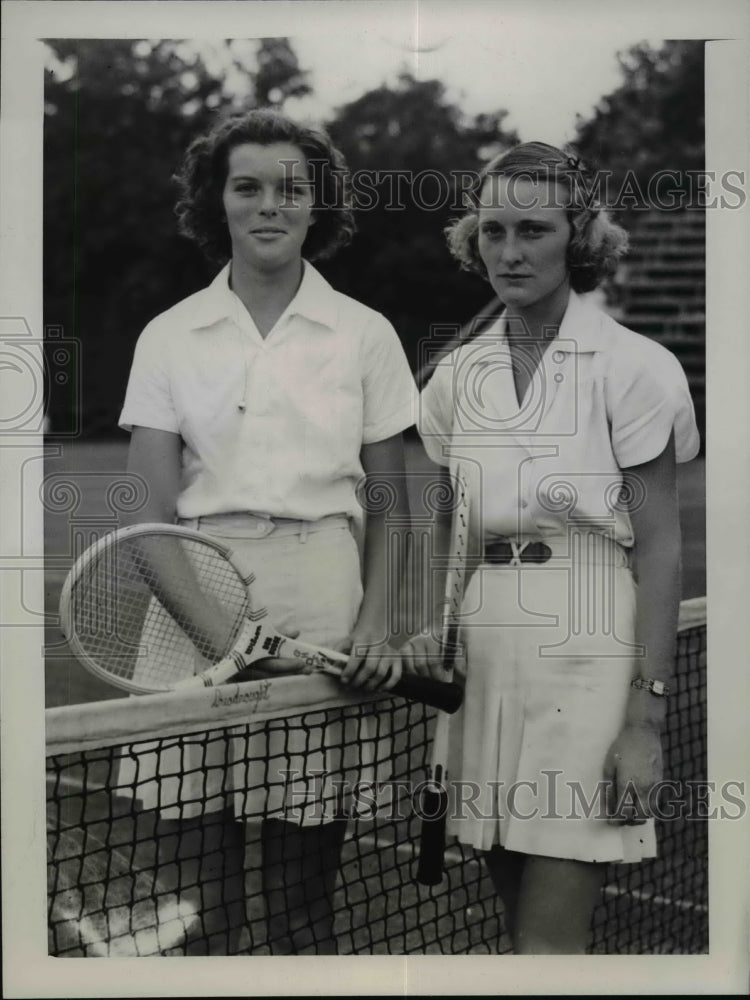 1939 Press Photo Dorothy Workman &amp; Patricia Canning at Women&#39;s Singles Champ.- Historic Images