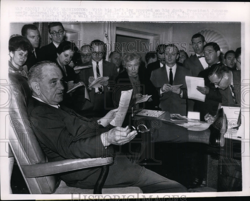 1965 Press Photo President Johnson at a conference at White House - net24799- Historic Images