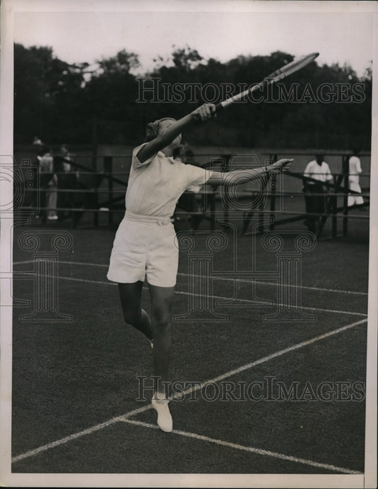 1936 Press Photo Mrs Marjorie Van Ryn in tennis court action - net24848- Historic Images