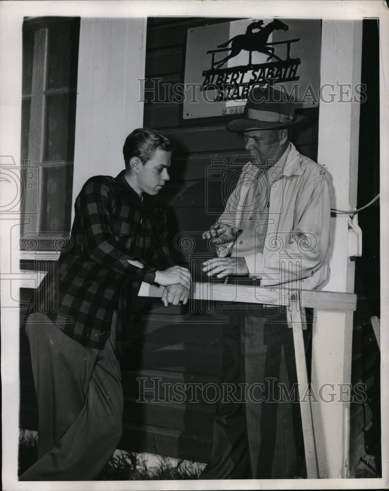 1948 Press Photo Young jockey Pete Gifford with trainer H.C. Dodson - net24914- Historic Images