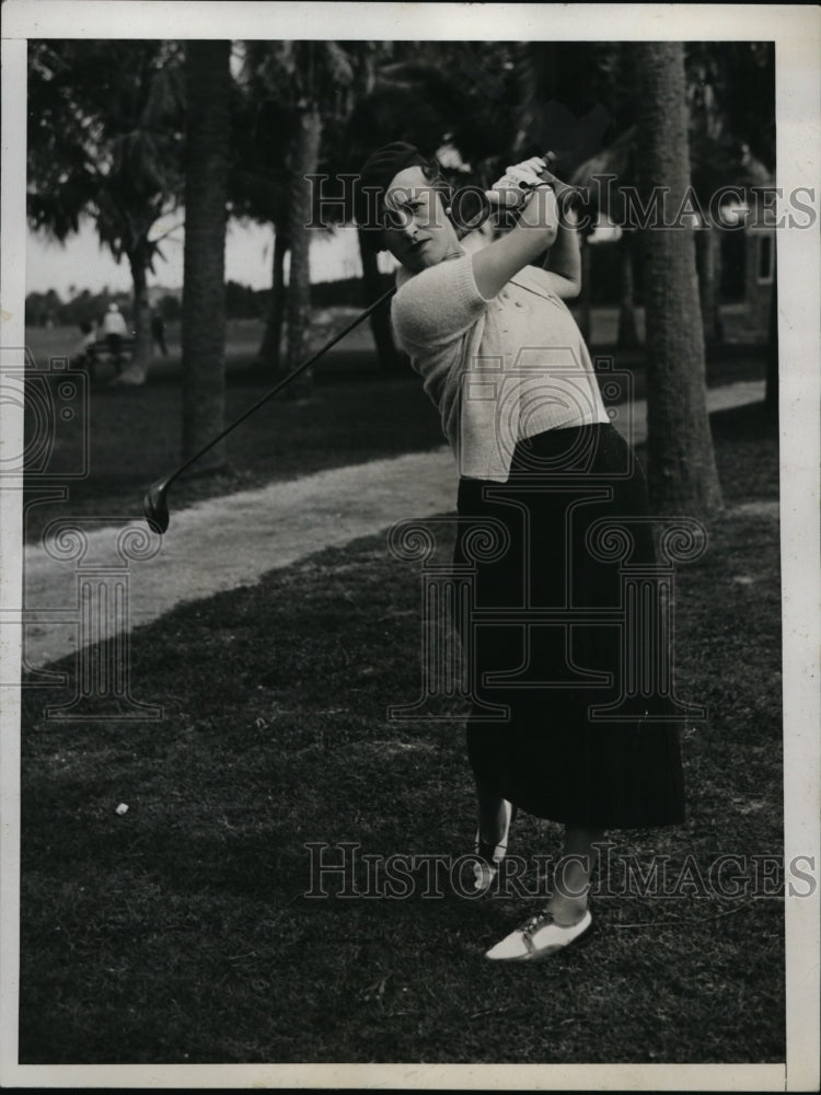 1935 Press Photo Mrs Philip Hill at Women&#39;s Golf Championship Palm Beach Fla- Historic Images