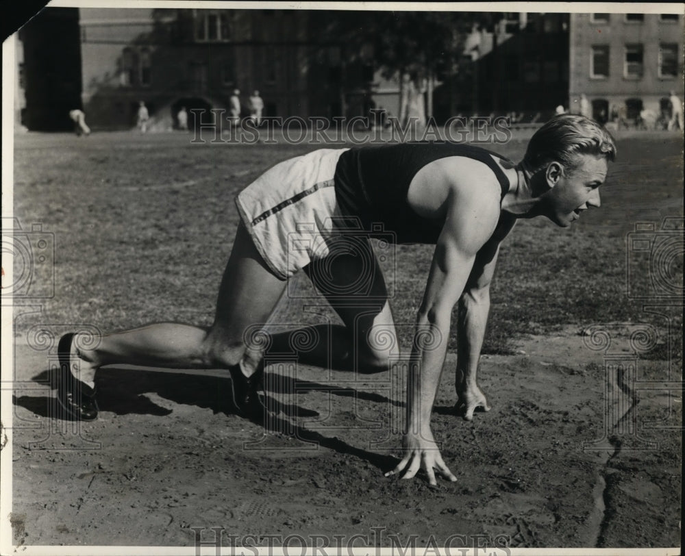 1933 Press Photo Track star Johnny Parsons at a meet - net25342- Historic Images