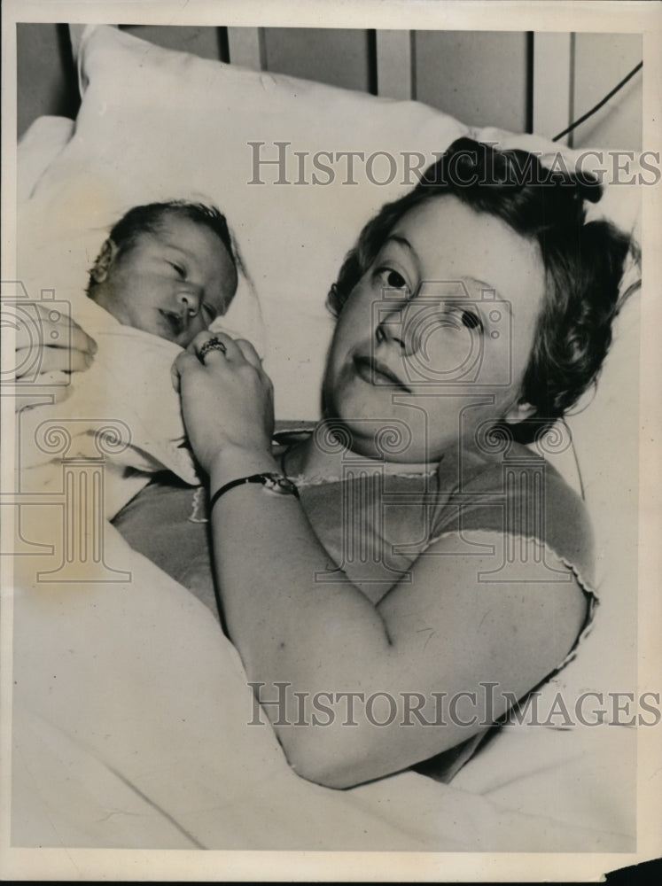 1940 Press Photo Margaret Heath, wife of Indians&#39; Jeff Heath, gives birth- Historic Images