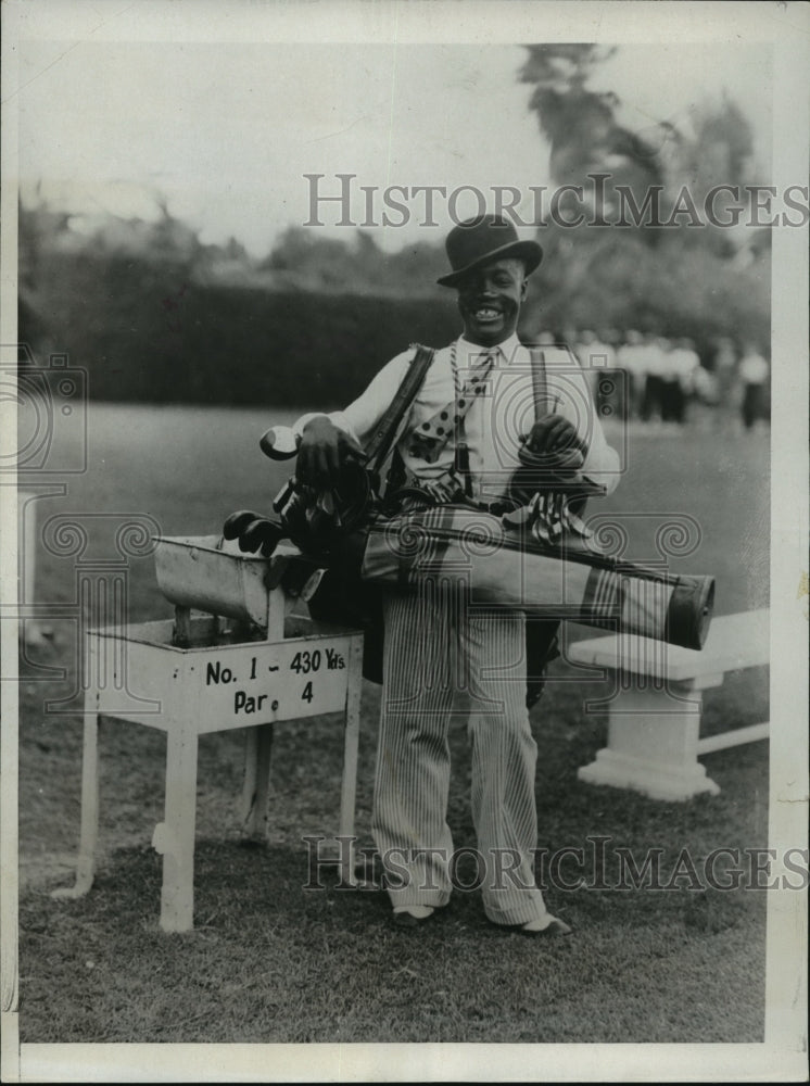 1932 Press Photo Percival Ambrister caddy at Bay Shore Club Palm Beach Florida- Historic Images