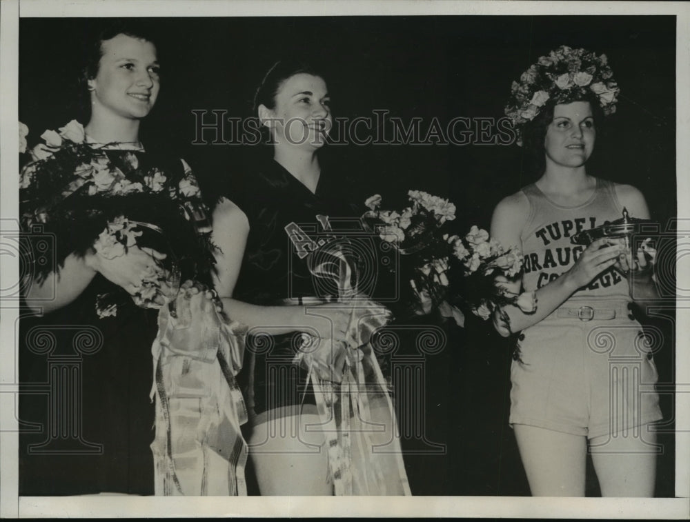 1938 Press Photo Ludene Duke Queen of AAU basketball tournameny Marie Kuechle &- Historic Images