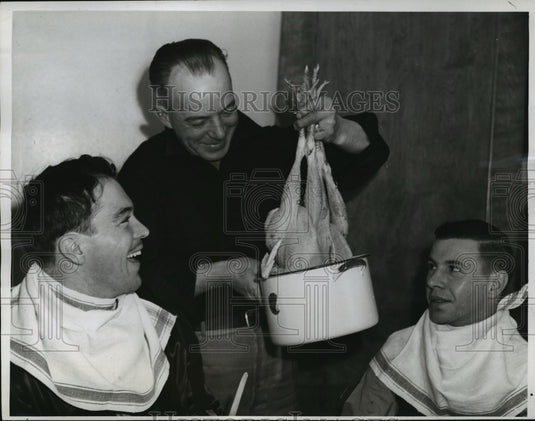 1944 Press Photo former Cardinals' Billy Southworth cooks for son home from war- Historic Images