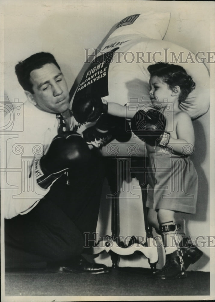 1948 Press Photo Gus Lesnavichi Takes On Punch From Terry Tullos - net27050- Historic Images