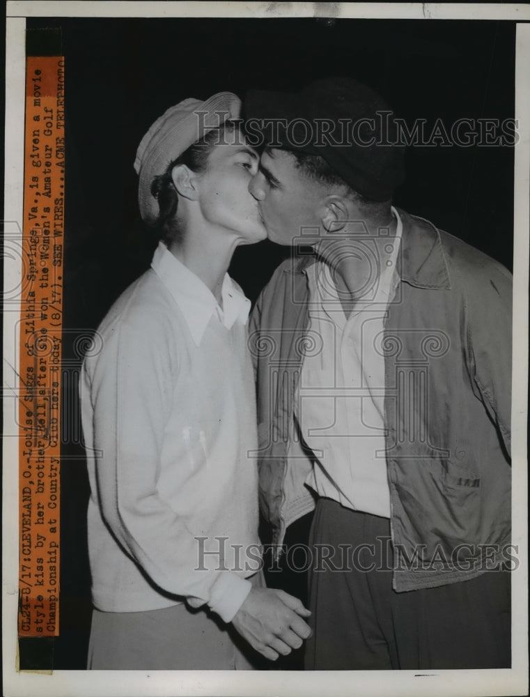 1946 Press Photo Golfer Louise Suggs at a women&#39;s tournament with brother Rell- Historic Images