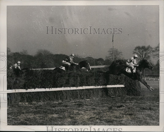 1939 Press Photo Pimlico MD race N Clelland & Court Time, JS Harriosn & Tarbrush- Historic Images