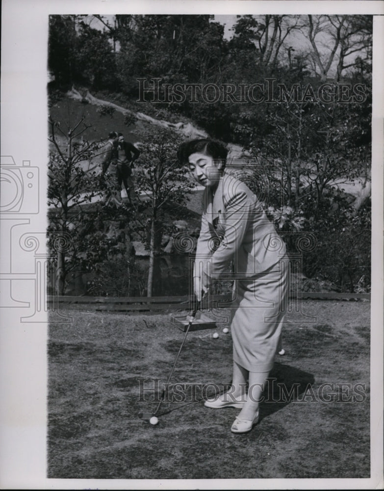 1954 Press Photo Kanoko San Japanese geish girl at golf at Birdie Club- Historic Images