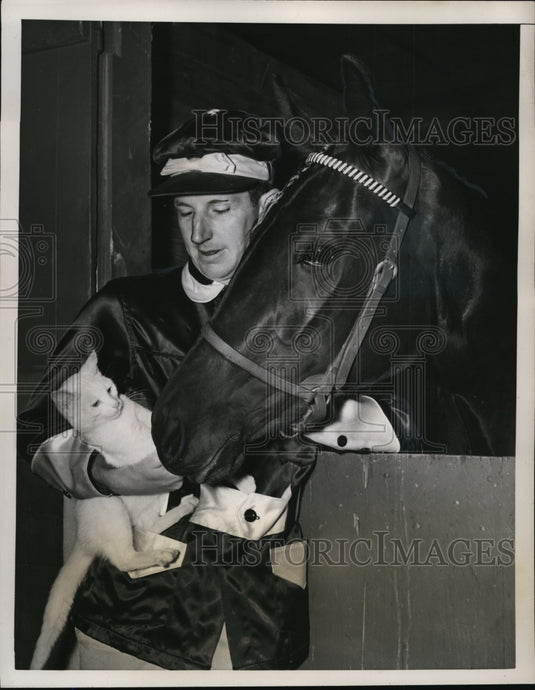 1951 Press Photo Gib White & horse Sugar Candy at Goshen NY for Hambletonian- Historic Images