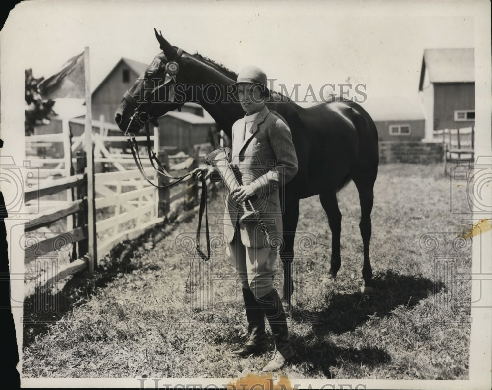 1931 Press Photo A woman &amp; her horse in a fenced area at a farm - net28426- Historic Images