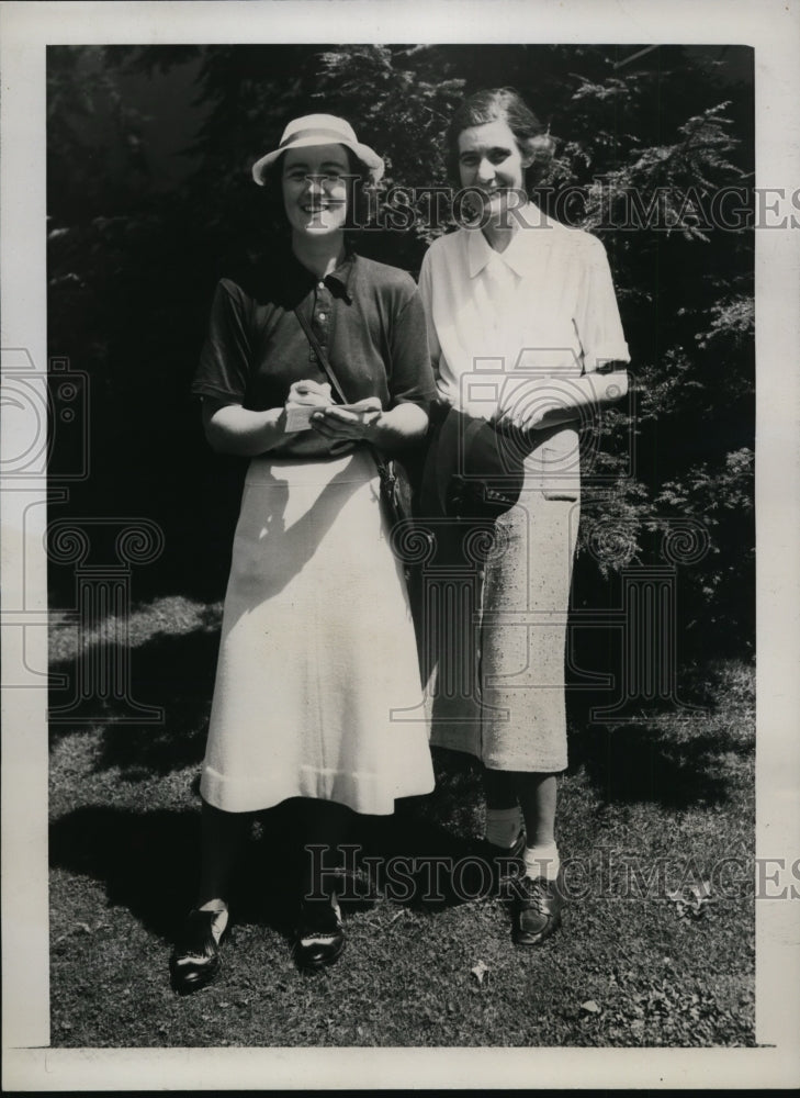 1938 Press Photo Golfers Charlotte Gluttins, Mrs W.B. Goss tied at Shawnee- Historic Images