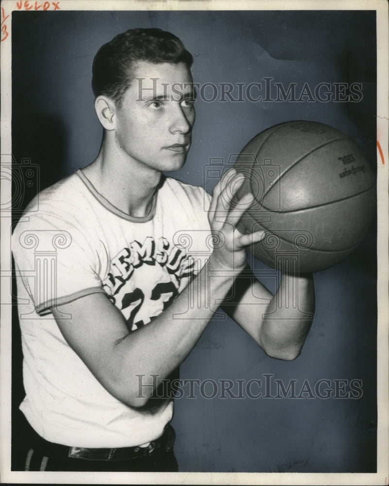 1955 Press Photo Bill Yarborough of Clemson basketball team - net28812- Historic Images