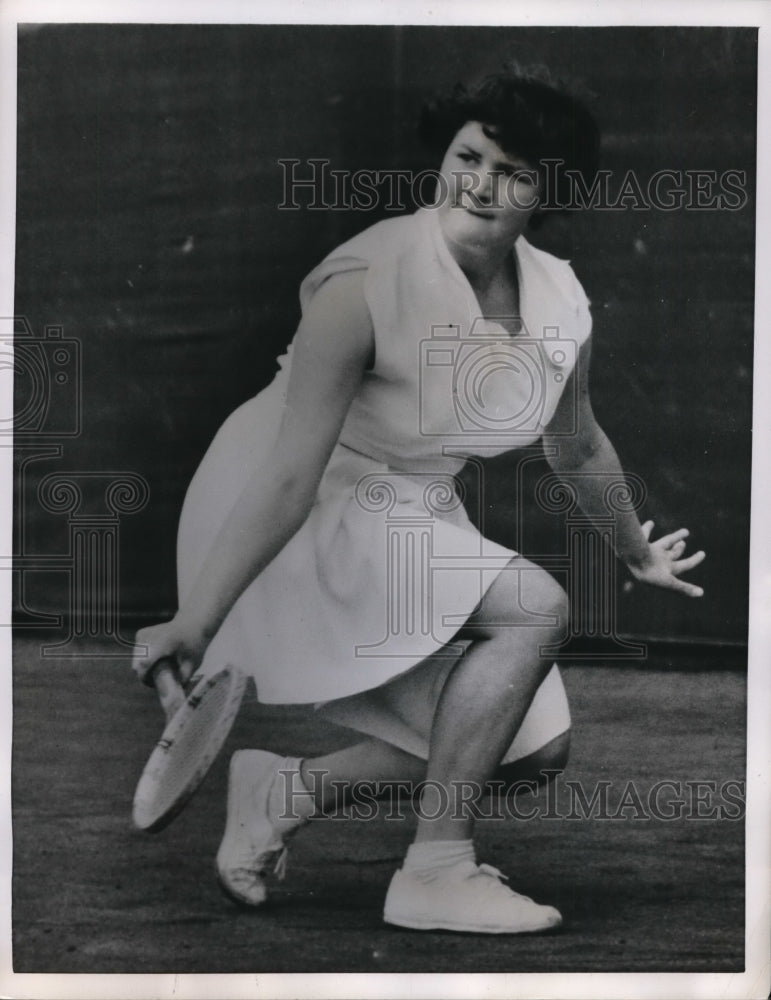 1954 Press Photo Ann Anderson at Cumberland Lawn Tennis in London - net29093- Historic Images