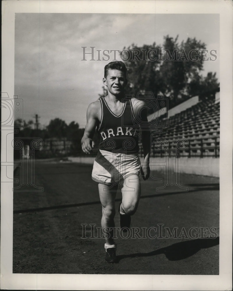 1946 Press Photo Fred Feiler, Drake University track star - net29184- Historic Images