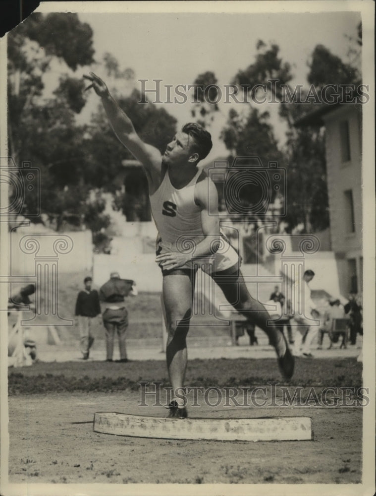 1932 Press Photo Harlow Rothert, Stanford U., durng shot put event - net29198- Historic Images