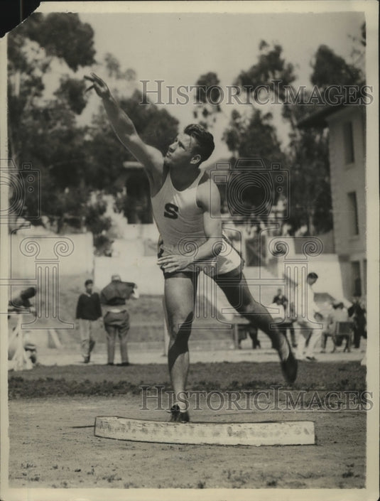 1932 Press Photo Harlow Rothert, Stanford U., durng shot put event - net29198- Historic Images
