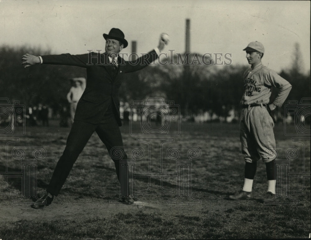 1923 Press Photo Asst Secretary of War Dwight Davis throws out baseball- Historic Images