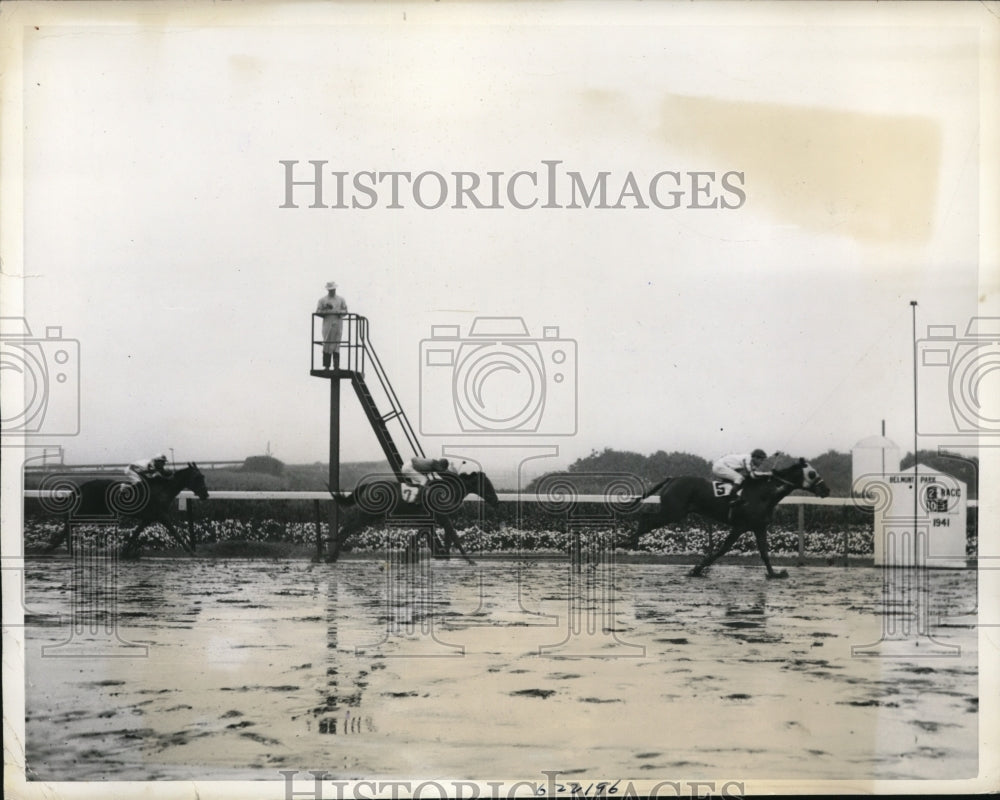 1941 Press Photo A Schmidl on Haut Monde vs Battle Won, Janegri NY races- Historic Images