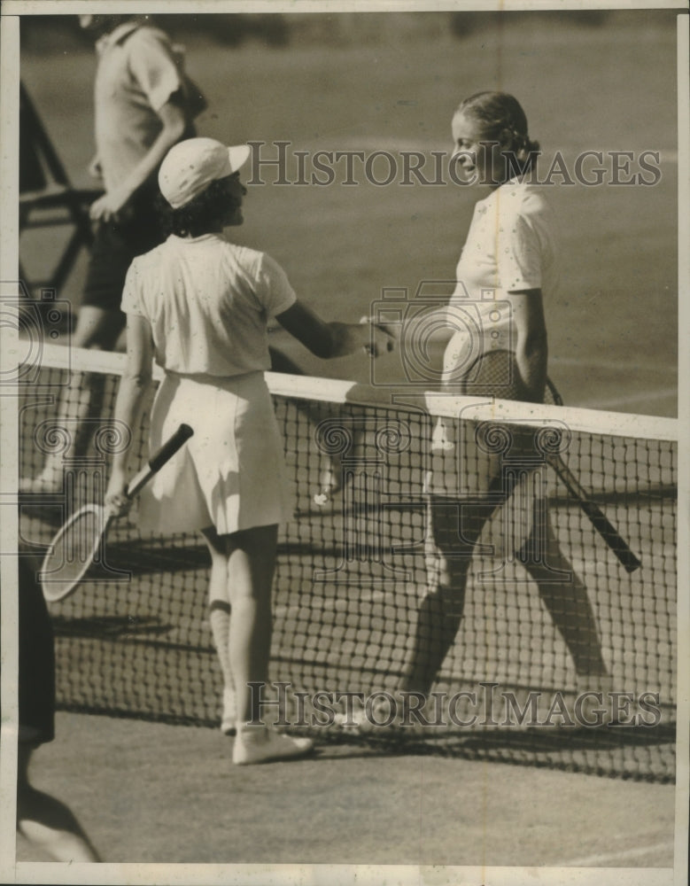 1938 Press Photo Sarah Fabian Congratulates Alice Marble After Semi Finals Match- Historic Images