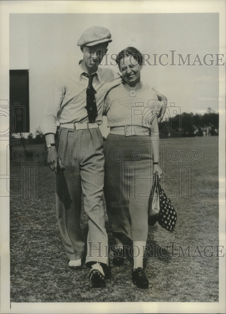 1936 Press Photo Bobby Dunkelberger with his mom after winning Golf Championship- Historic Images