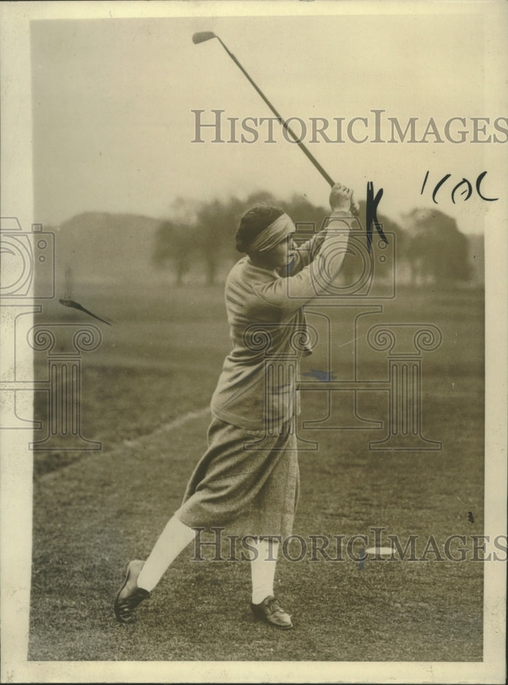 1930 Press Photo Molly Gourley &amp; Team Members Defeat American Team in England- Historic Images