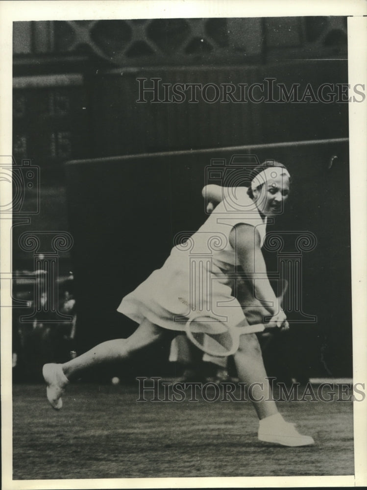 1934 Press Photo Betty Nuthall in match against Eileen Whittingstall- Historic Images