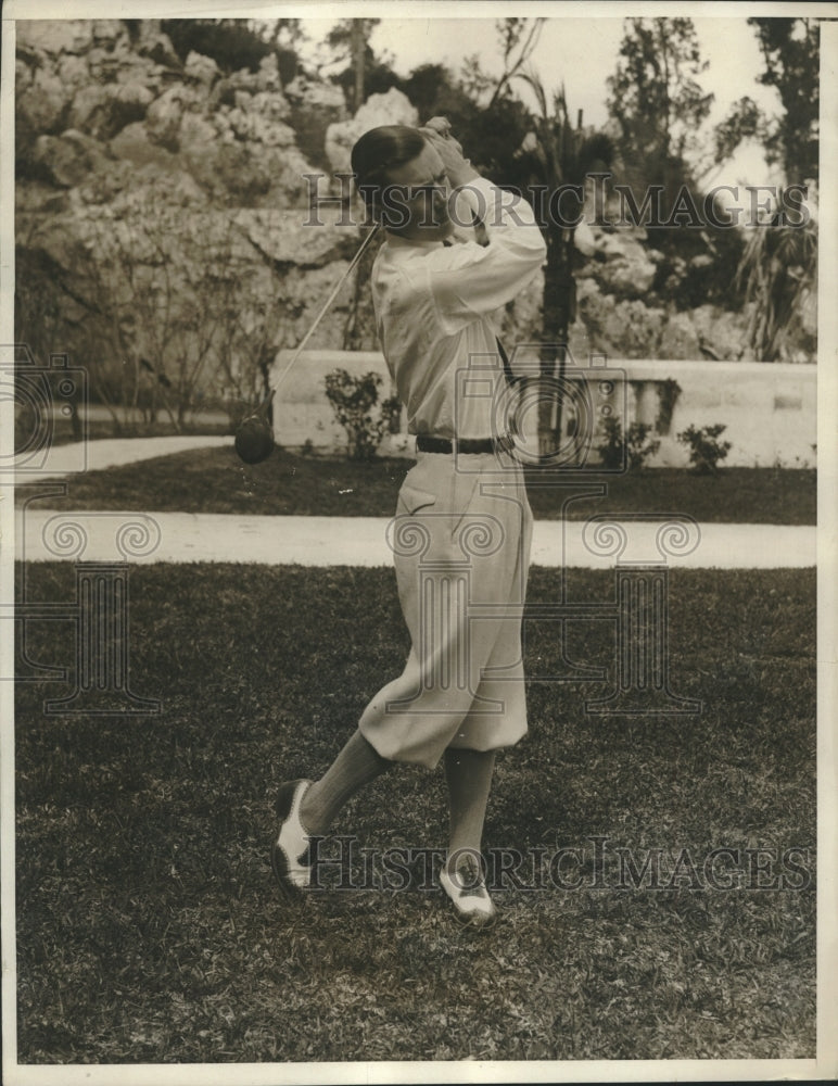 1932 Press Photo George Hackl shown on the Castle Harbor Golf Course - net34922- Historic Images