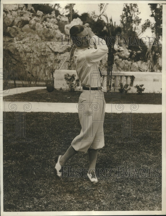 1932 Press Photo George Hackl shown on the Castle Harbor Golf Course - net34922- Historic Images