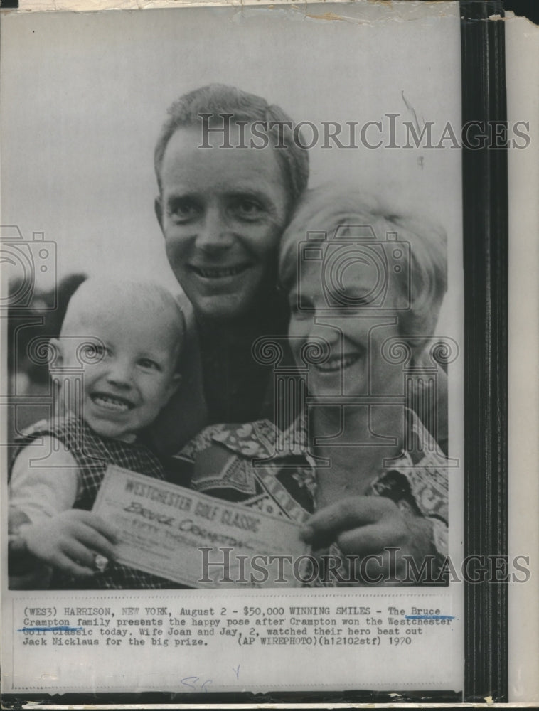 1970 Press Photo Bruce Crampton with his family after winning tournament- Historic Images