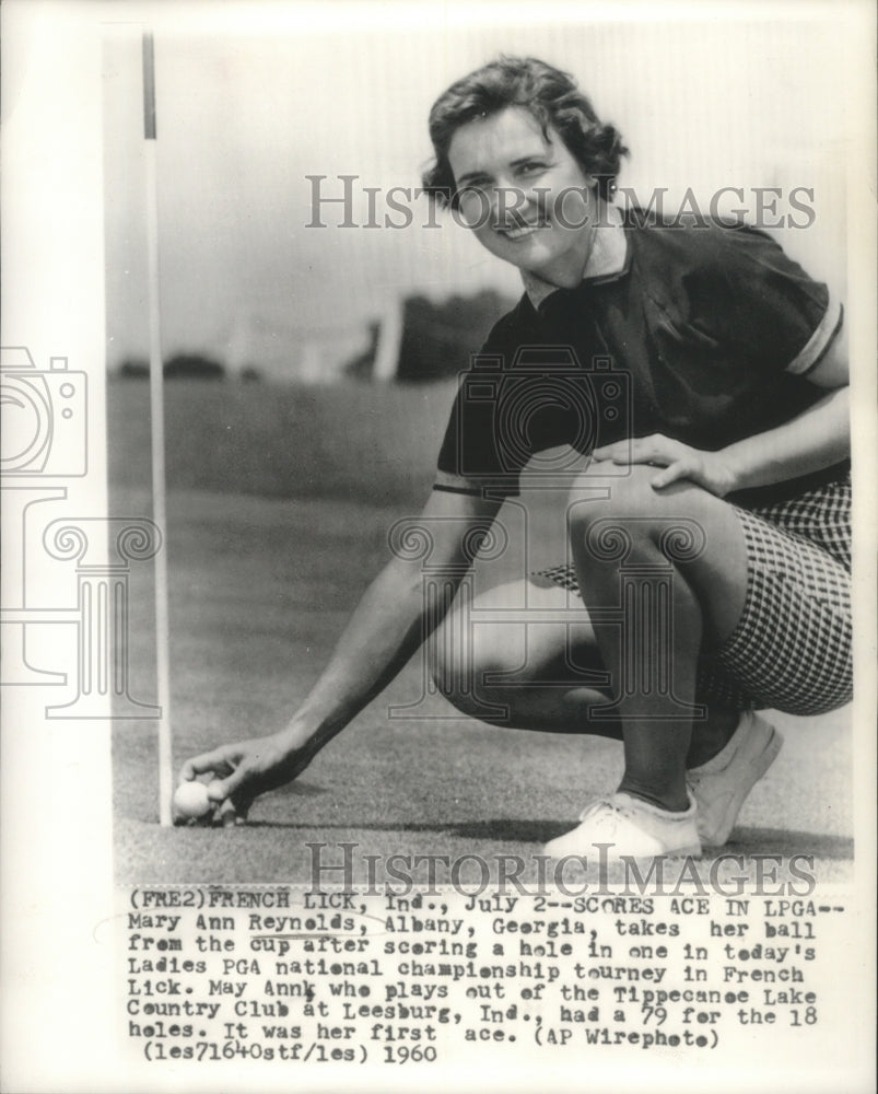 1960 Press Photo Mary Ann Reynolds Scores Hole in One in Ladies PGA Tourney- Historic Images