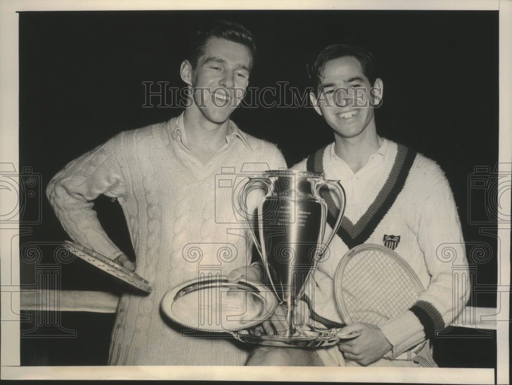 1940 Press Photo Bobby Riggs Defeats Don McNeill at Indoor Tennis Title at NY- Historic Images