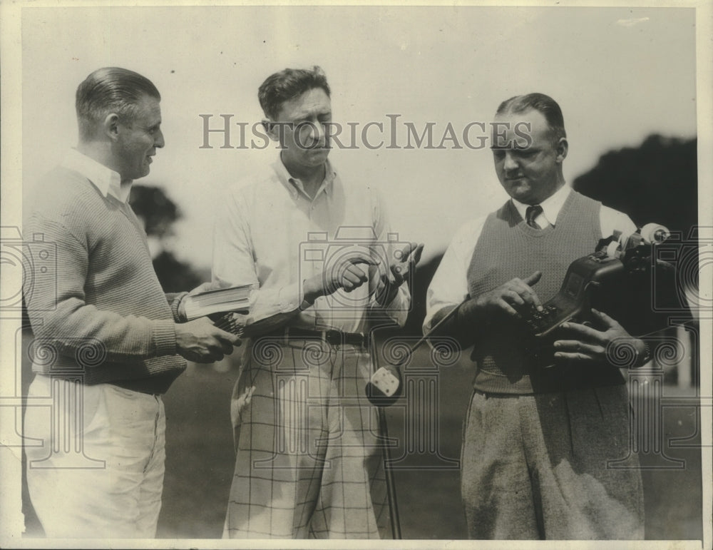 1931 Press Photo Bill Jackson, Frank Farish, & Howard Aldrich tally golf scores- Historic Images