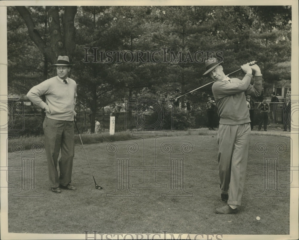 1940 Press Photo J.F. Riddell Teeing Off C. Timpson Looks On - net35775- Historic Images