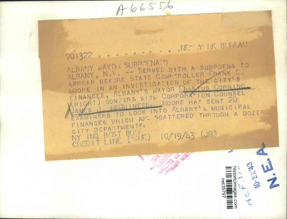 1943 Press Photo Albany's Mayor Frastus chats with Counsel James Mcguiness