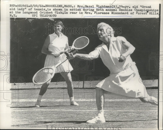 1960 Press Photo Hazel Wightman and Florence Blanchard in action on court- Historic Images