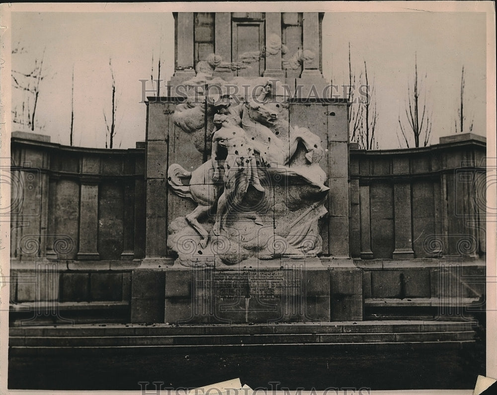 1919 WWI Press Photo German Cemetery Monument Destroyed by Citizens of Lille