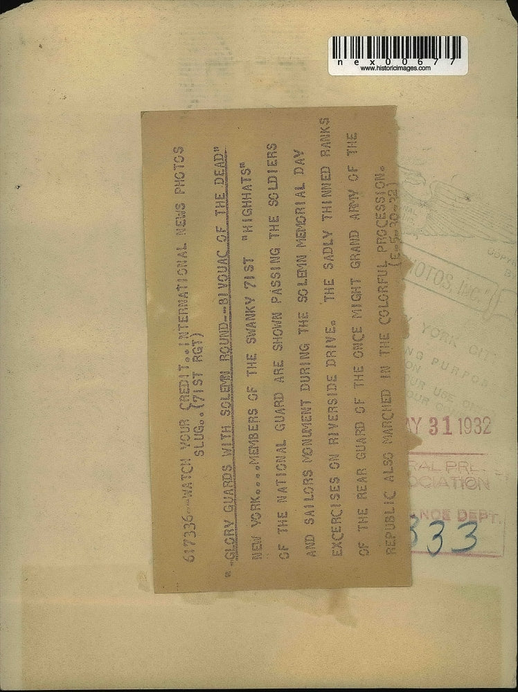 1932 Press Photo Highhats Pass Sailors Monument Memorial Day Riverside Drive NY