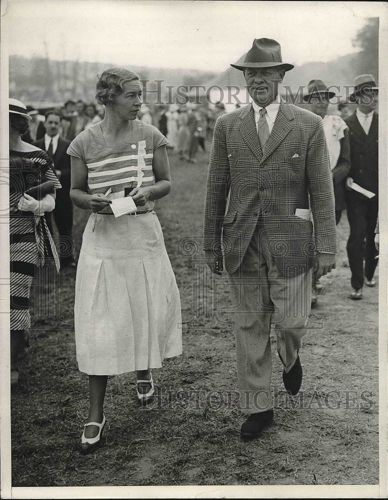 1933 Press Photo A. Charles Schwartz at United Hunts Racing Association- Historic Images