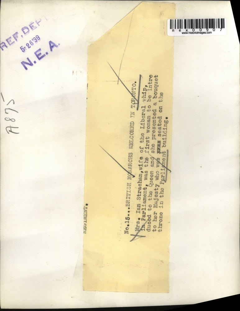 1939 Press Photo Mrs. Ian Strachan Introduced to Queen of England, Parliament