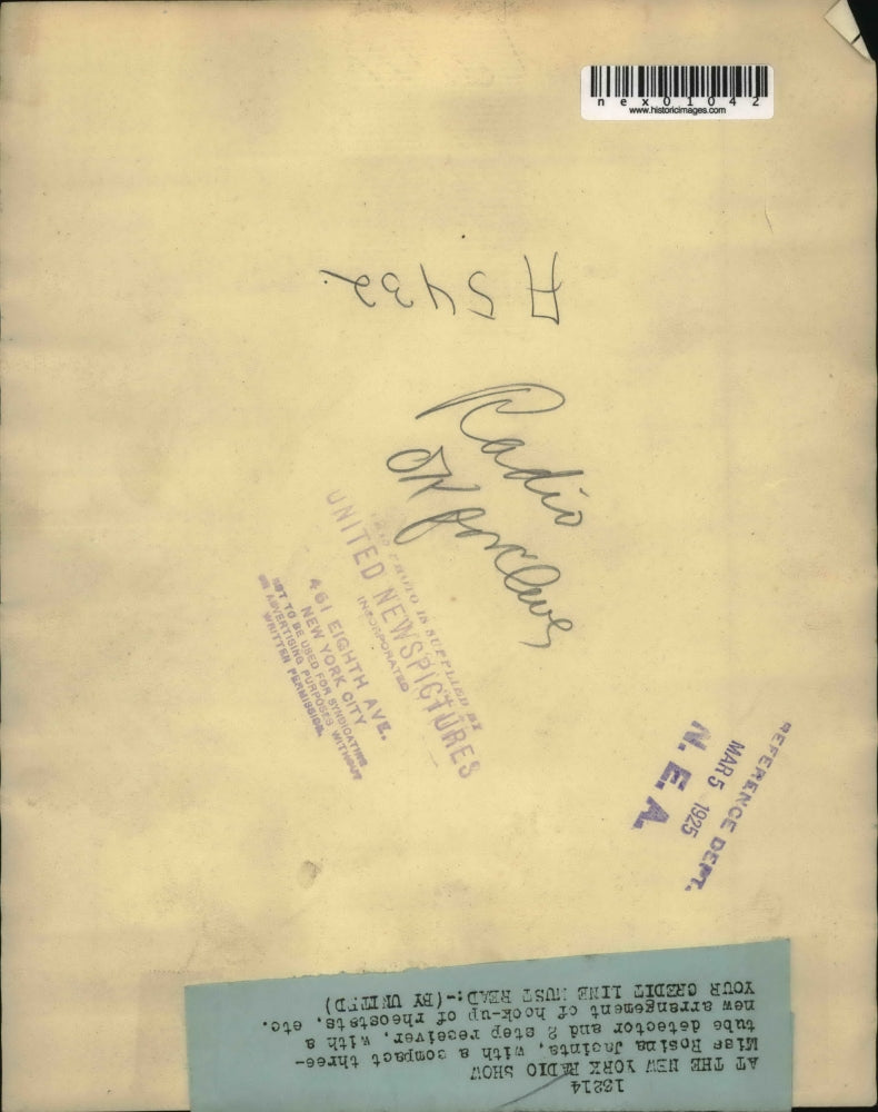 1925 Press Photo Rosina Jacinta with Compact Three-tube Detector 2 Step Receiver