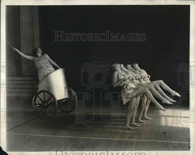 Load image into Gallery viewer, 1931 Press Photo Green Games, Barnard College, R Bidwell, I Jones, H Safferstone

