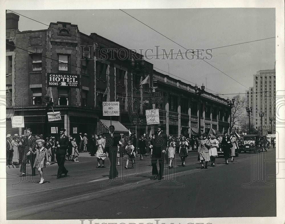 1939 Press Photo Mother's Day Parade - nex01410
