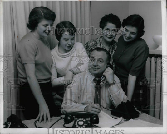 1956 Press Photo Michael DiSalle, Ohio Governor, Connie, Diana, Barbara DiSalle